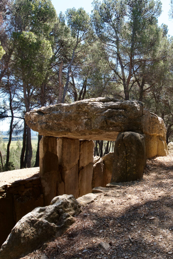 dolmen des fades table de pierre cella aude actually