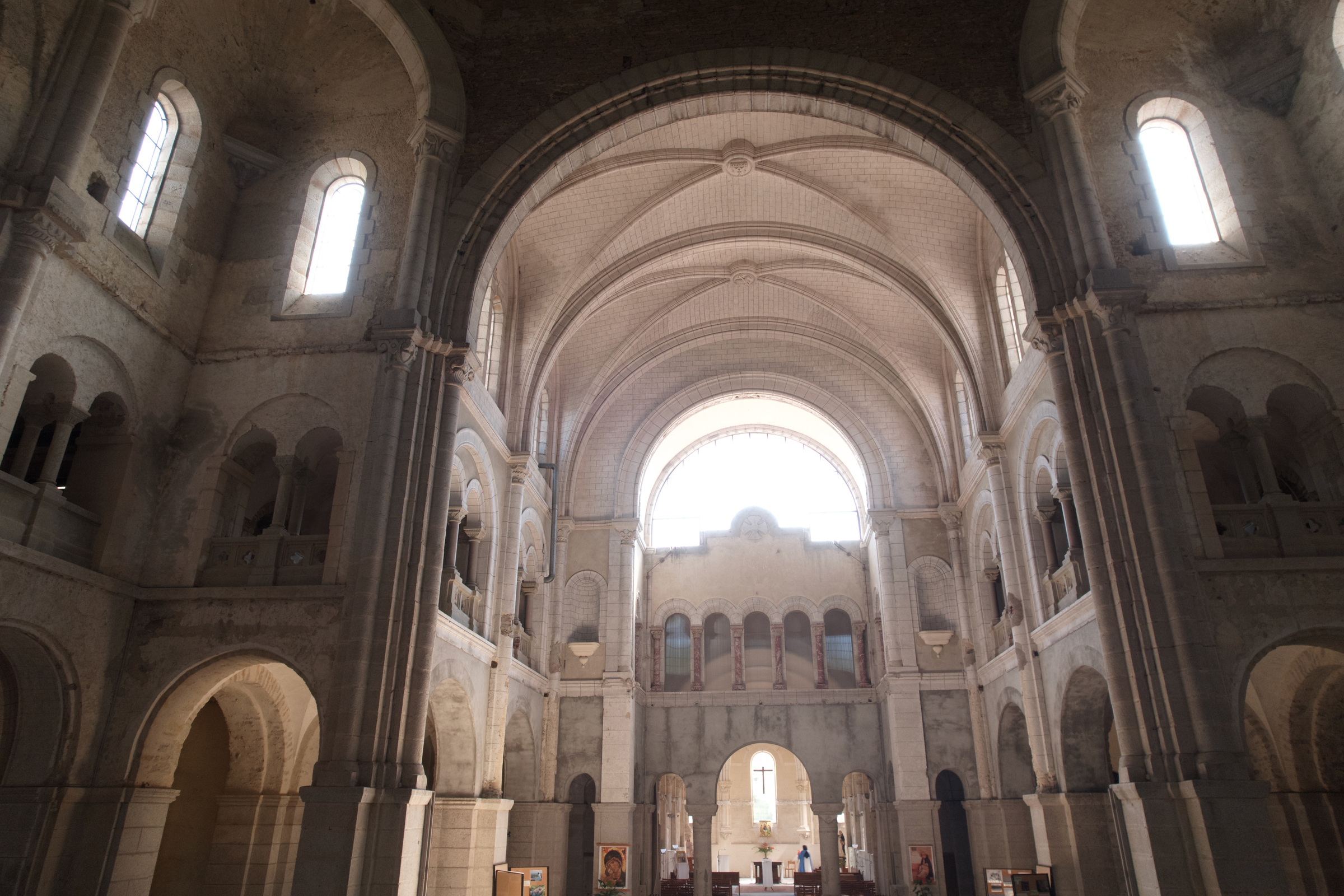 monastère de prouilhe nef basilique du rosaire